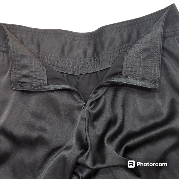 Trina Turk Women's Silk Wide Balloon Parachute Leg  Black Flowing Capri Pants  6 - Picture 8 of 12